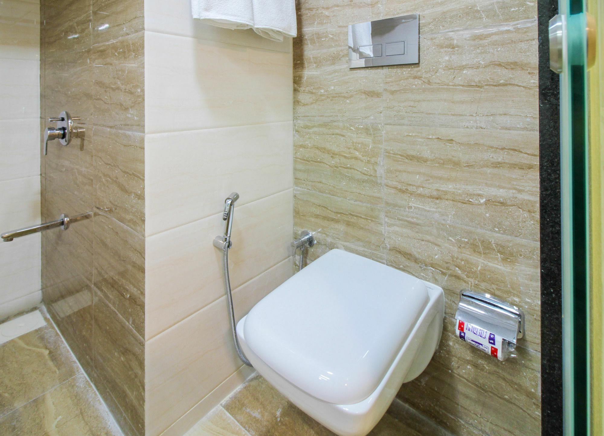 Fabhotel Plus Embassy Park Bombaj Zewnętrze zdjęcie